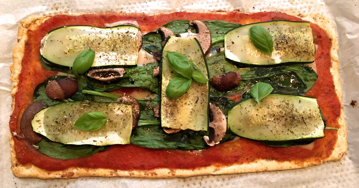 Recette d'une pizza végétarienne saine et naturelle