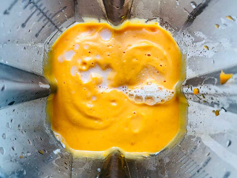 La pâte homogène du fondant à la patate douce