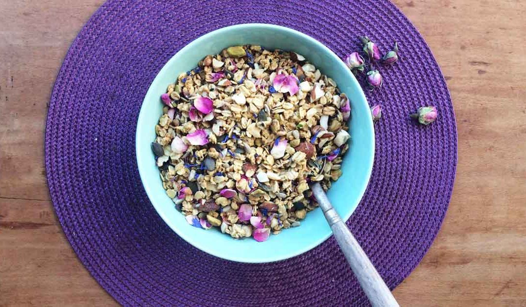 Granola de fleurs séchées et beurre de cacao