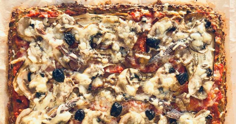 recette d'une pizza avec sa pâte au chou-fleur